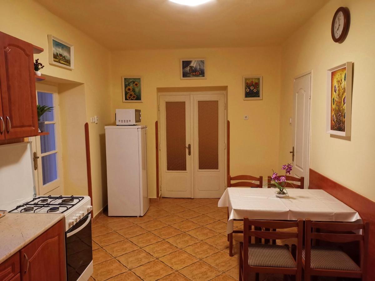 Viktor Vendeghaz Apartment Tokaj Ngoại thất bức ảnh